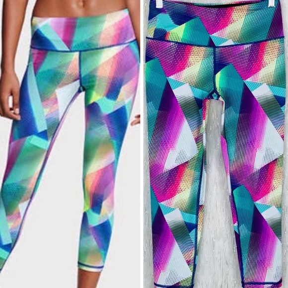Victoria's Secret Pants - VSX Sport | NWOT Digi Cube Knockout High Rise Crop